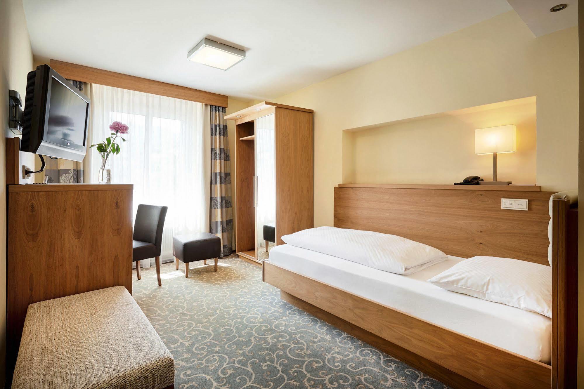 Hotel Weisses Kreuz 브레겐츠 외부 사진